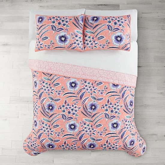 The Big One® Reversible Floral Quilt Set With Shams Brynn 3 The Big One® Reversible Floral Quilt Set With Shams Brynn - Image 3